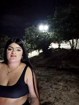 royalgirls_x's cam snapshot