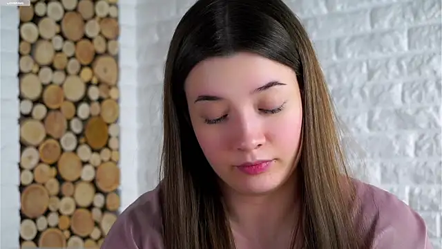 LowOncoming live sex cam