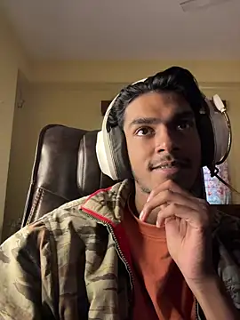 RavenKisses live sex cam