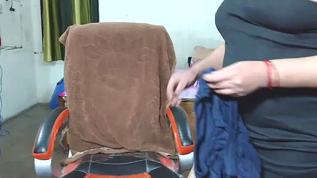 Cute_Mahi22 live sex cam