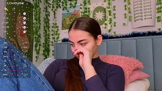 Fit_Brunette_ live sex cam