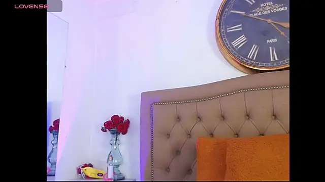 Adara_Ferrara live sex cam