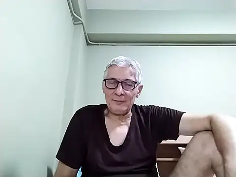 BIGUNCUTHARDCOCK live sex cam