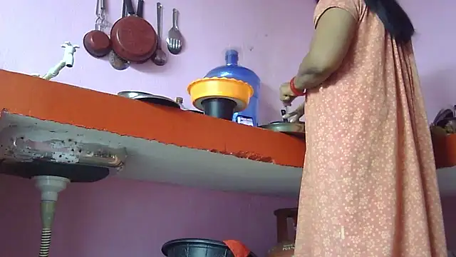 Pooja-suman's cam snapshot