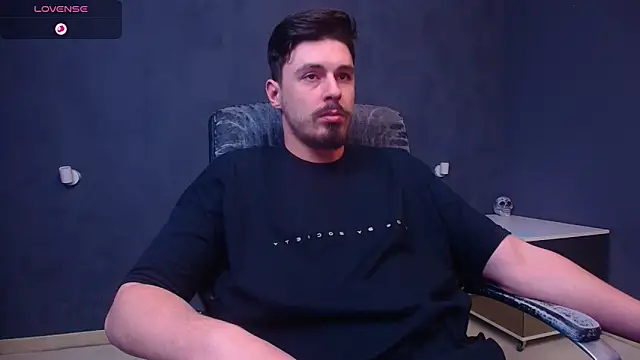 EnzoRace live sex cam