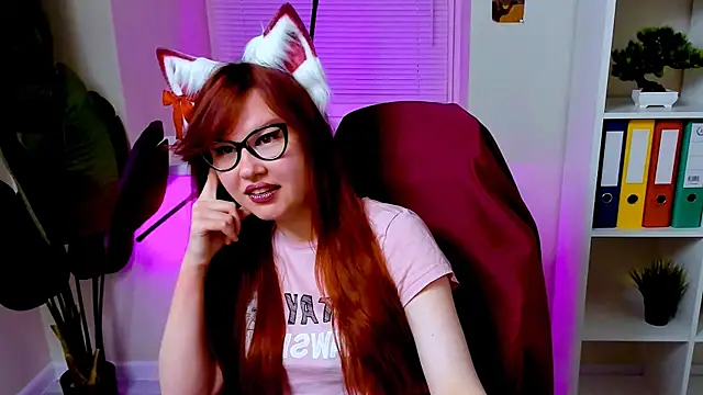 CarolGiggly live sex cam