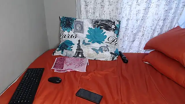 Lunalee live sex cam