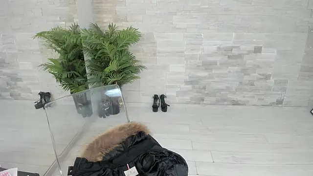 MiaGoldd_'s cam snapshot