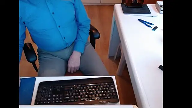 dutchpornking's cam snapshot