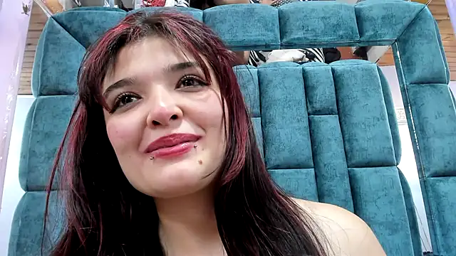 ARTEMISAKIM live sex cam