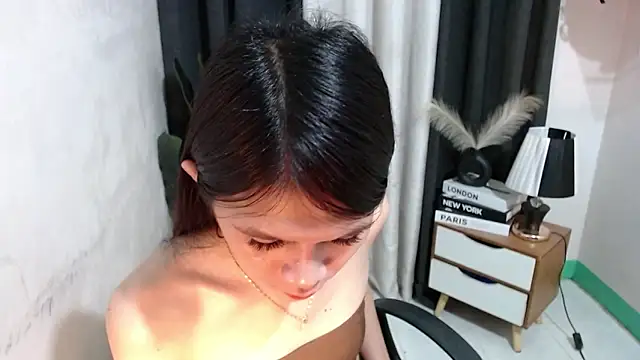 Pretty_Lys live sex cam