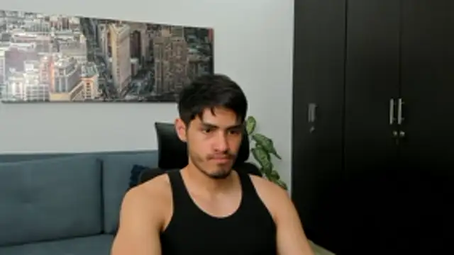 TylerLions live sex cam