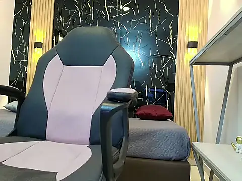 Enzo_Turner's cam snapshot