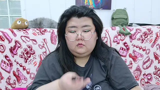 Nadine_asian's cam snapshot