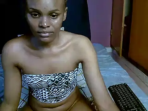 Queen_petite_'s cam snapshot