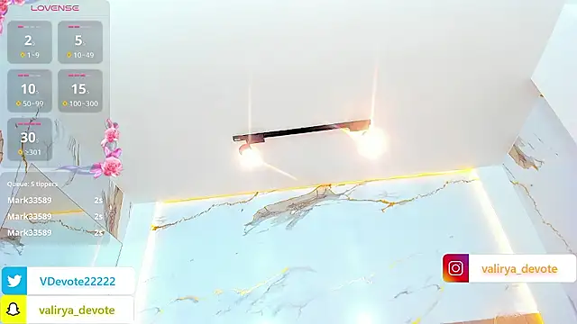valirya_devote live sex cam