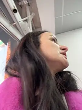 AnnaMaria- live sex cam