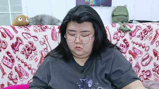 Nadine_asian live sex cam