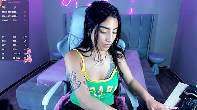 Emma_Lirys live sex cam