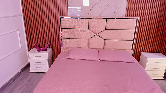 MiiaaMoonroee's cam snapshot