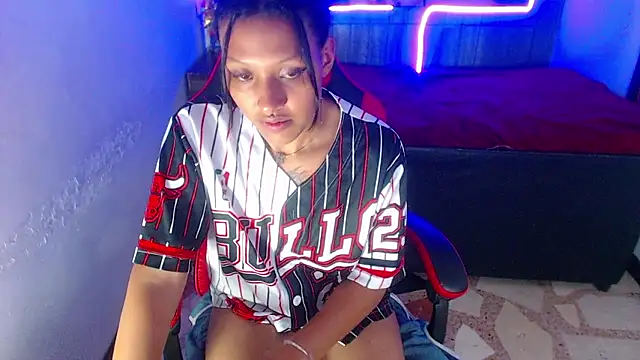 ashley-17's cam snapshot