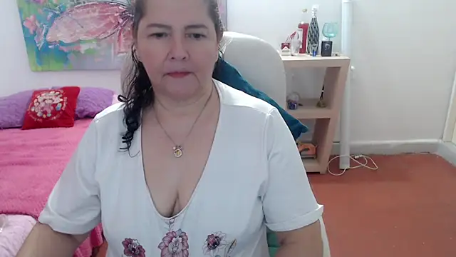 leonela_69's cam snapshot