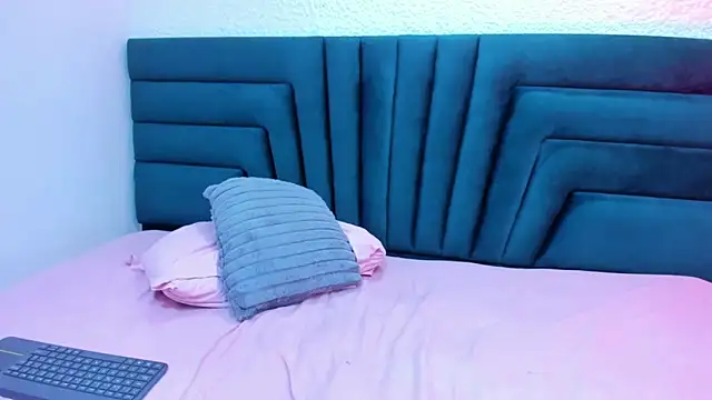 VictoriaRouge_'s cam snapshot