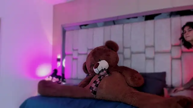 SnakeMuse's cam snapshot