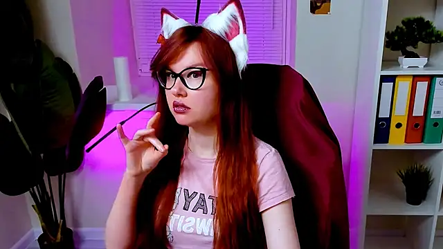 CarolGiggly live sex cam