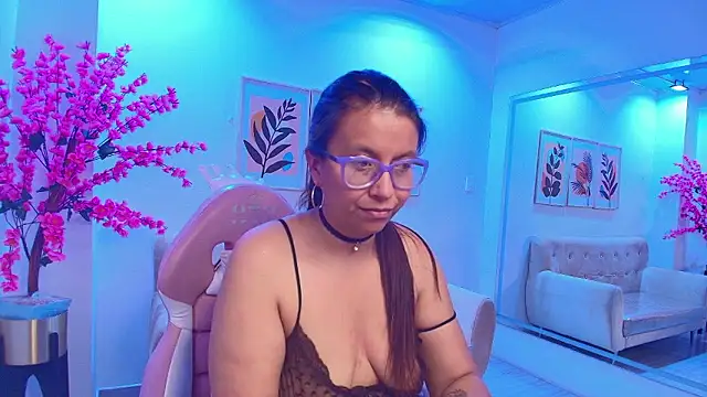 Amber__rouge's cam snapshot