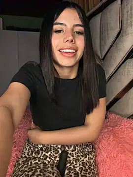 Laura-Khalifa live sex cam