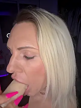 UK_Tall_Barbie_Slut live sex cam