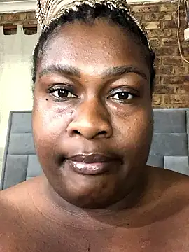 bustytitsxxx live sex cam