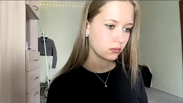 ZaidaSchwarten's cam snapshot