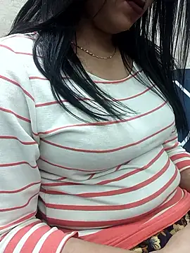 Juliekhan_98's cam snapshot