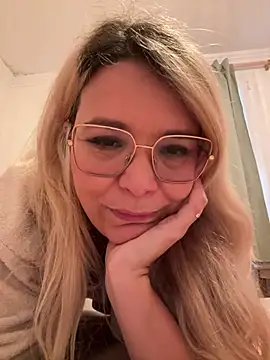 EmyLana live sex cam