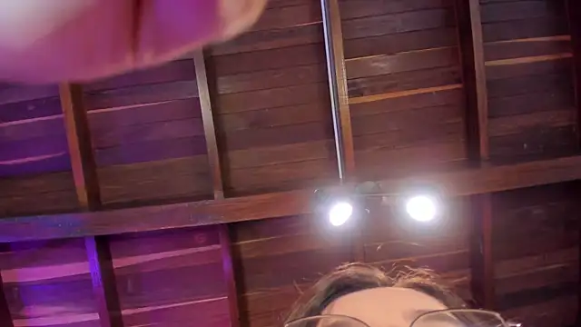 MiaKay1 live sex cam