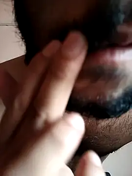 Viggu16947 live sex cam