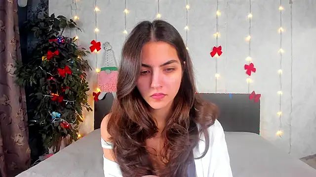 Milana_Crystal_ live sex cam