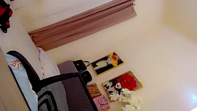 Thelordofcumsmegan live sex cam