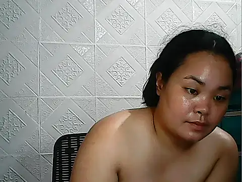 CreamyPussy4uxx's cam snapshot