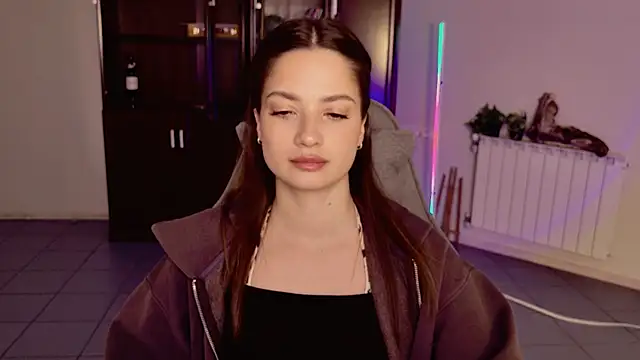 KiraVair live sex cam