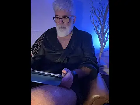 LeatherSdaddy live sex cam