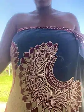 GiantClitHopex's cam snapshot