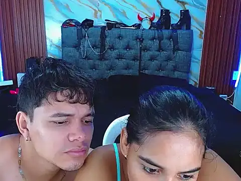 Meryandcris live sex cam