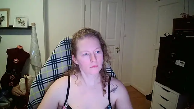 Girlnina-1995 live sex cam