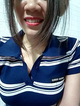 Singlemom69x's cam snapshot