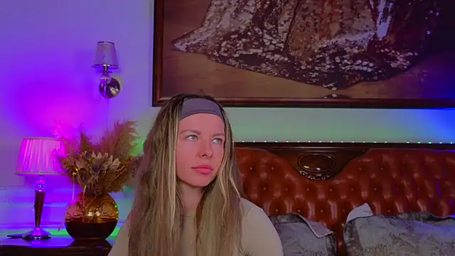 Real_Tini's cam snapshot