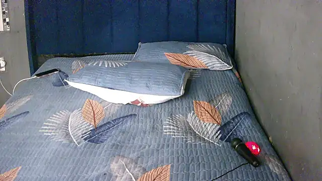 FREAKBARBIE02's cam snapshot