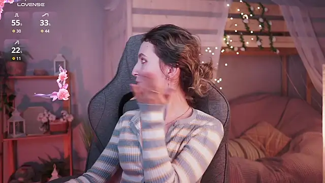 LuxRayi's cam snapshot